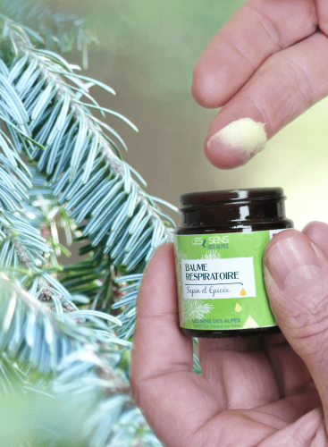 baume_respiratoire_huile_essentielle_epicea_sapin_bio_les_sens_des_alpes